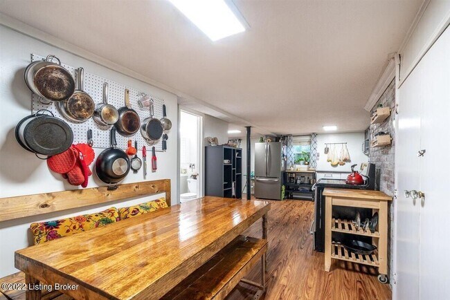 Foto del edificio - 319 S Ewing Ave