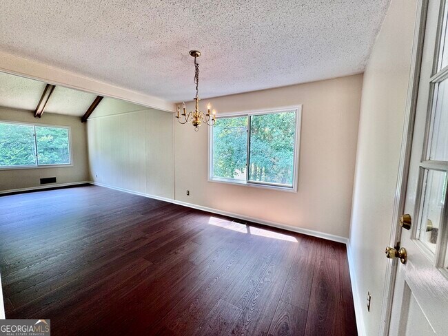 Foto del edificio - 3636 Hardy Rd