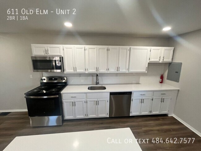 Building Photo - Newly Renovated Two Bedroom Apartment in C...