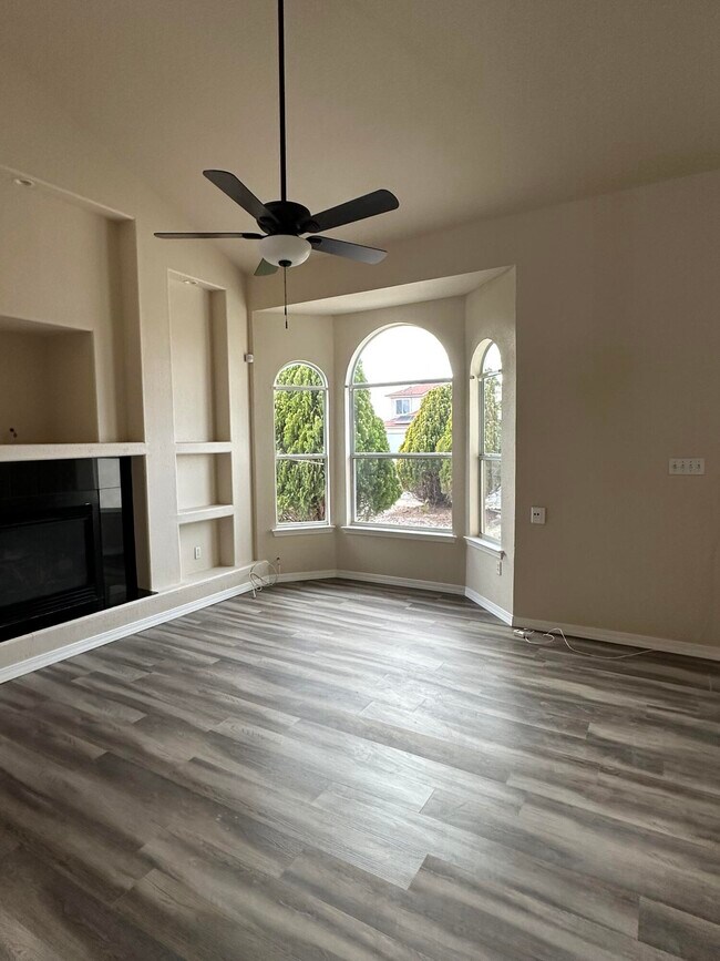 Foto del edificio - 760 Desert Ash Dr