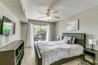 Building Photo - 5303 Fleetwood Oaks Ave