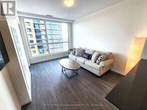 Building Photo - 104 Garment St