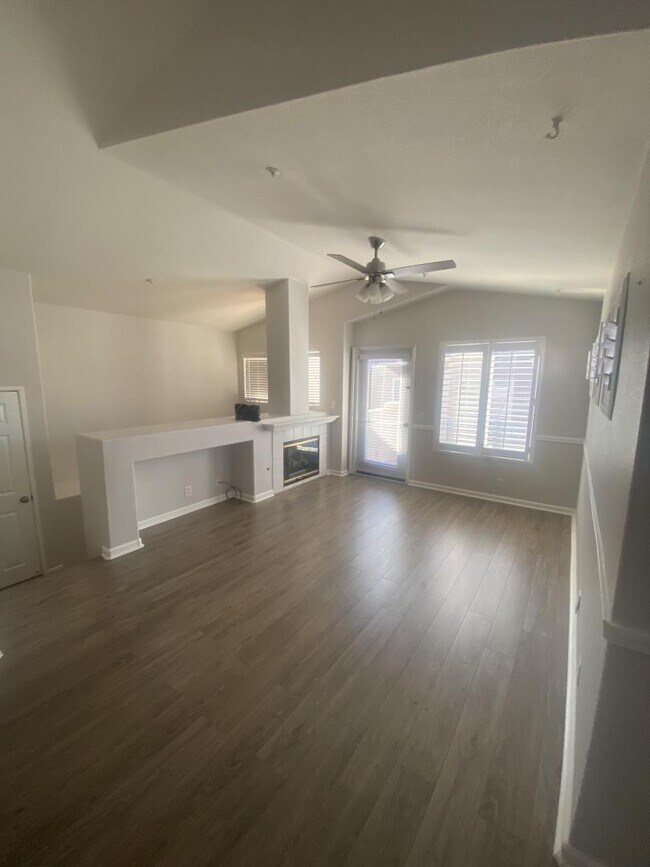 405 Whispering Willow Dr, Santee, CA 92071 Condo for Rent in Santee