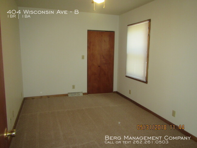 Building Photo - One Bedroom One Bath Private Entrance