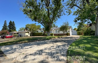 Building Photo - 980 Coronado Blvd