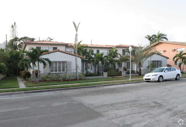 Building Photo - 330 Madeira Ave