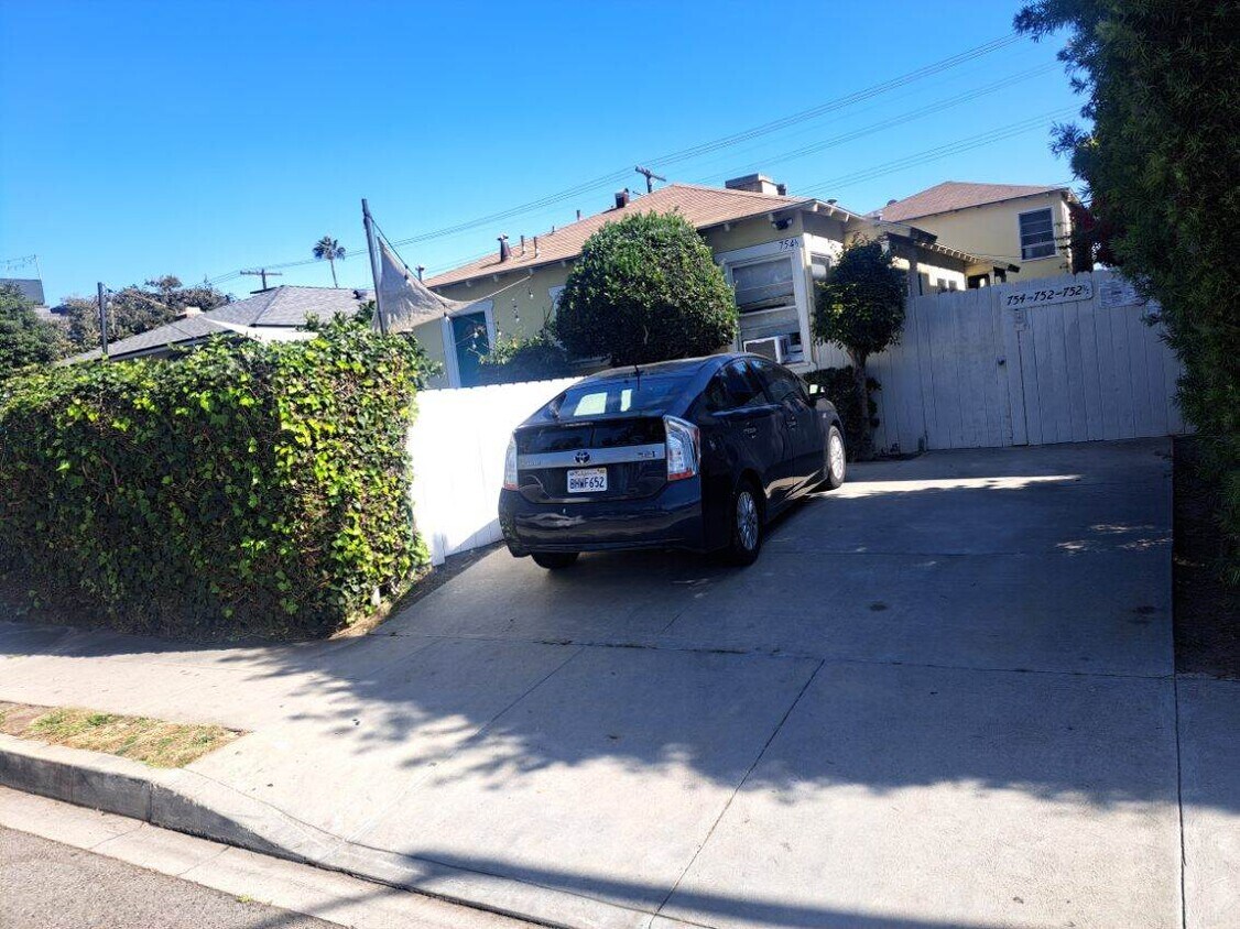 754 Avenida Brooks - 754 Brooks Ave