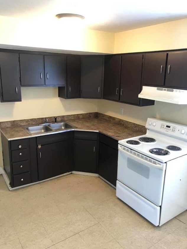 4488 Redman Ave, Omaha, NE 68111 Townhouse for Rent in Omaha, NE