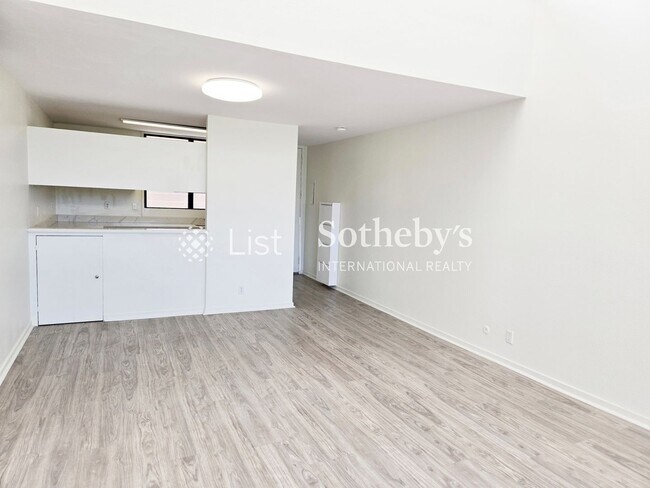 Building Photo - Poinciana Manor #430 | Kailua, HI