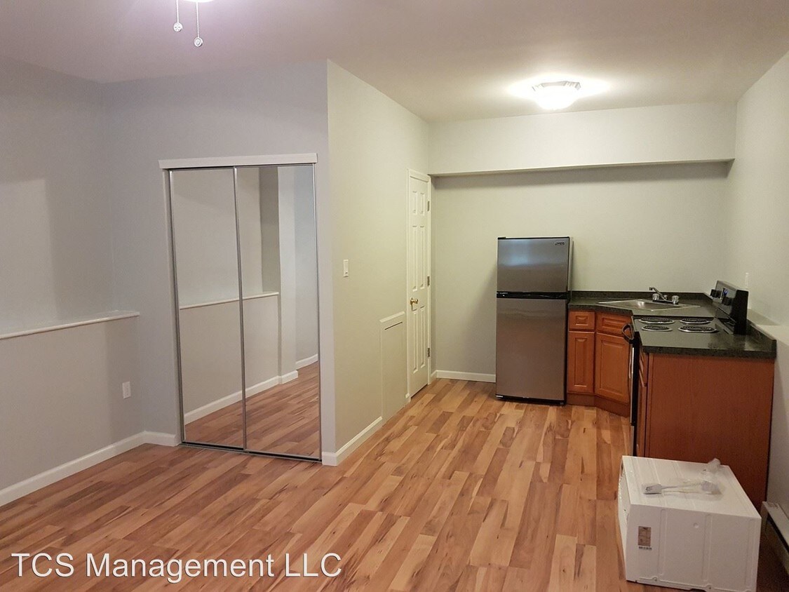 Foto principal - 5235 Woodland Ave