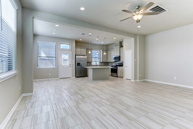 Building Photo - 2527 Terrace Point Dr