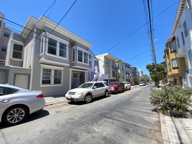 Building Photo - 286 Lexington St