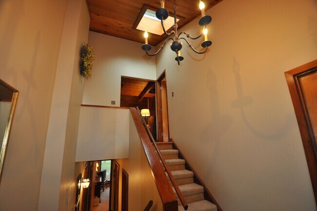 Foto del edificio - 55 Murray Hill Woods Rd