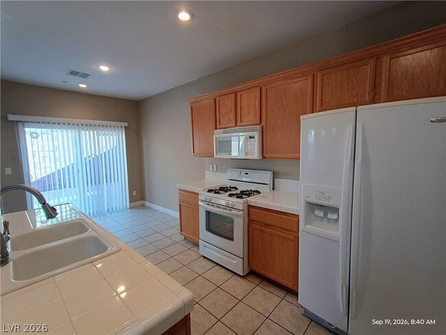 Building Photo - 9742 Thistle Dew Ave