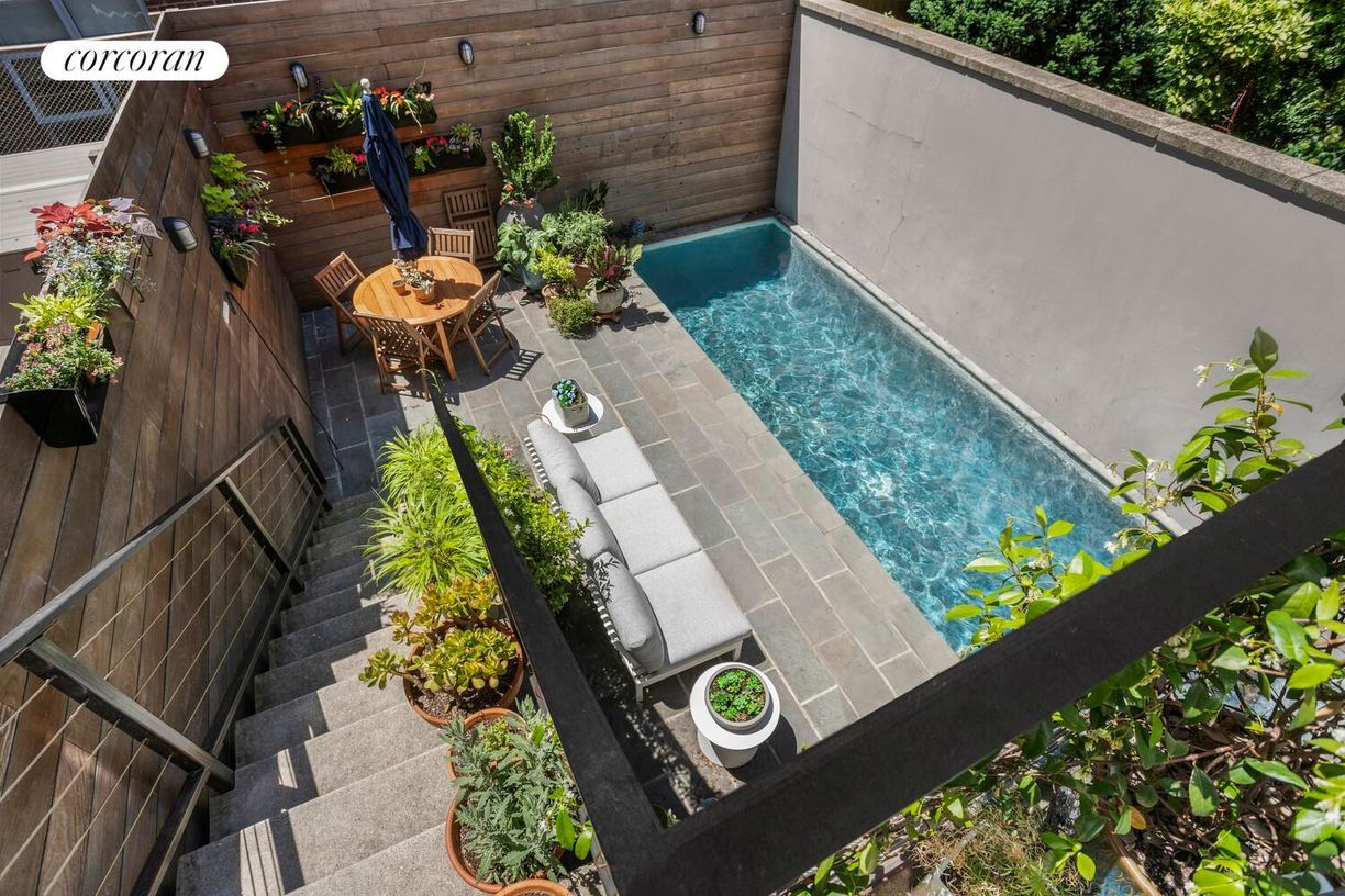 Foto principal - 308 E 30th St