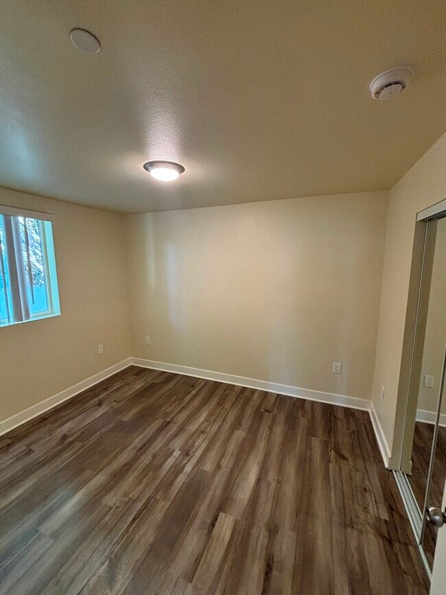 Foto del edificio - 123 1/2 E 88th St