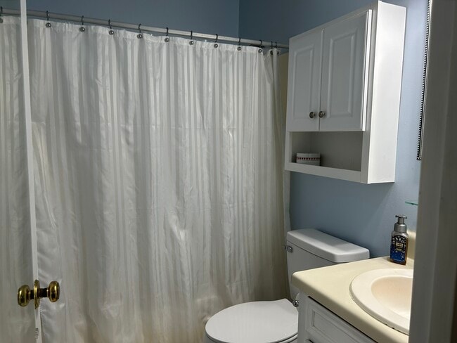 Building Photo - 113 Manor Row