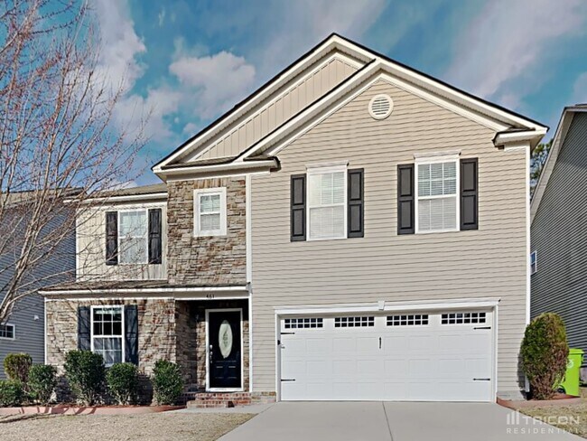 Foto del edificio - 461 Denman Loop