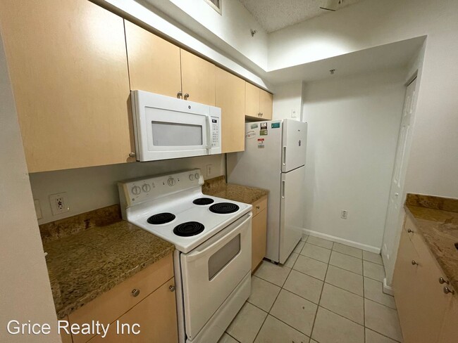 Building Photo - 2 br, 1 bath House - 1170 Reserve Way #203