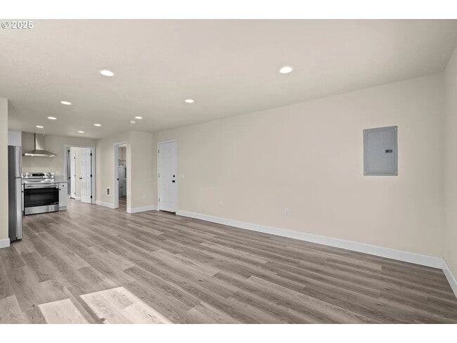 GPM657 - SE Raymond Ct. (T1) - GPM657 - SE Raymond Ct. (T1) Apartment