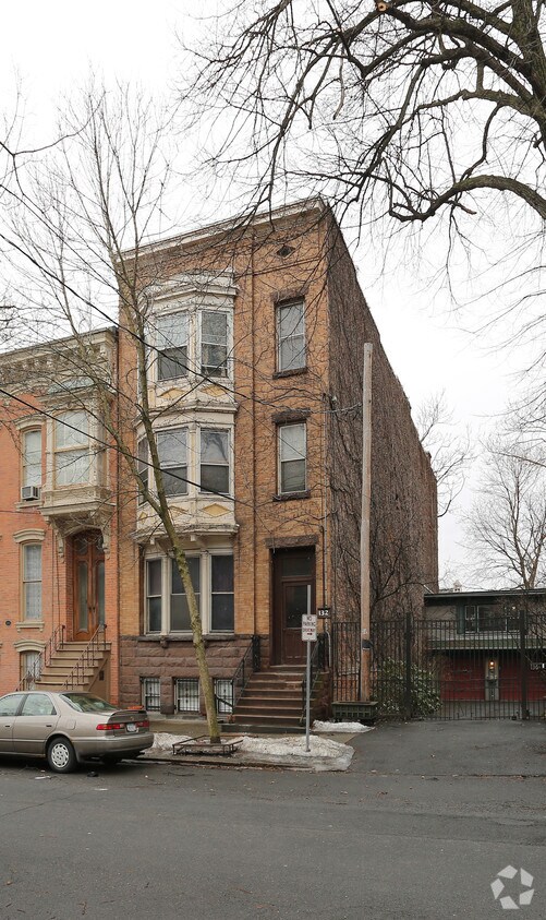 Primary Photo - 136 Chestnut St