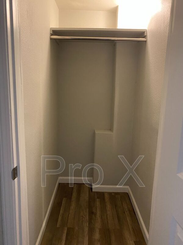 Foto del edificio - 801 1/2 S Picher B