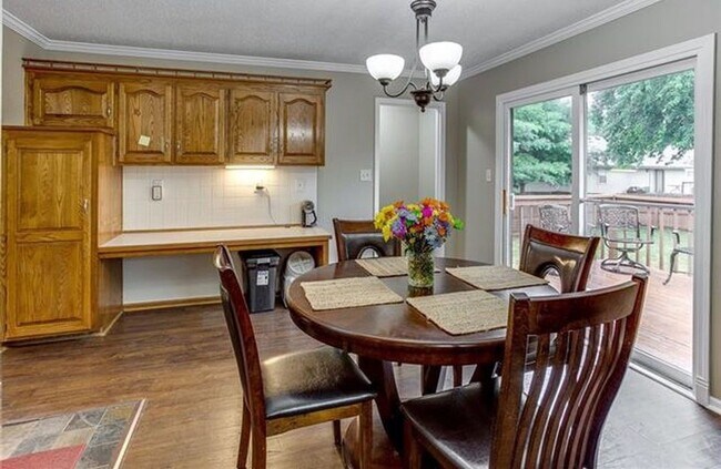 Foto del edificio - Gorgeous 3 bedroom, 2 bath in Lee's Summit!