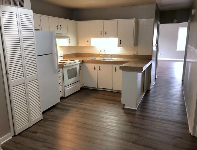 Building Photo - 1420 Choctaw St