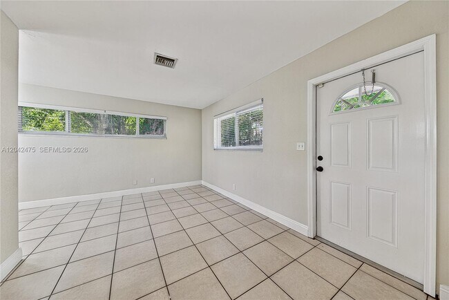 Building Photo - 606 SW 16th St