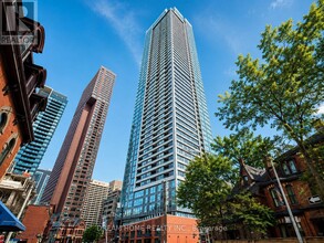 Building Photo - 609 Sherbourne St