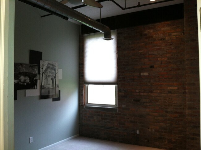 2nd Bedroom - 100 S Huron St
