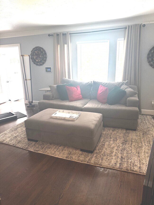 Foto del edificio - 18506 Snowden St