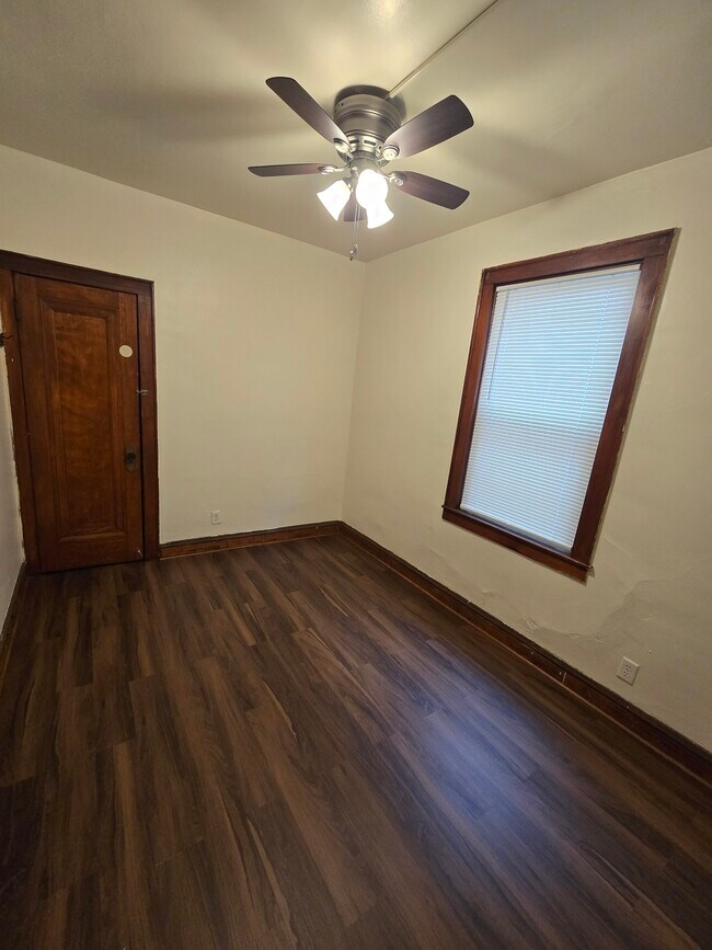 Foto del edificio - 8417 S Burnham Ave