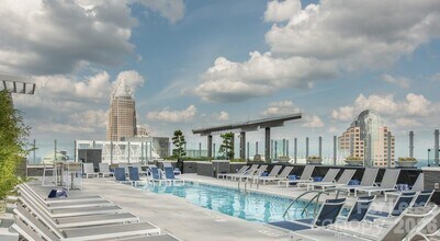 Building Photo - 525 S Church St