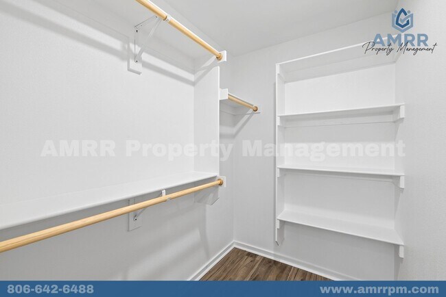 Foto del edificio - Elegant 4-Bedroom House – Room for Everyone!
