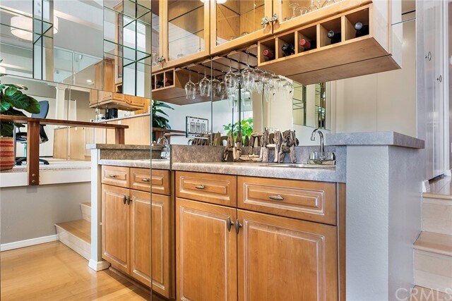 Building Photo - 8332 Marina Pacifica Dr N