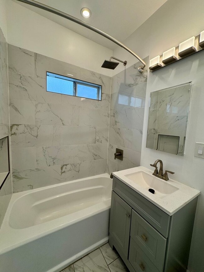 Foto del edificio - 823 Gower St
