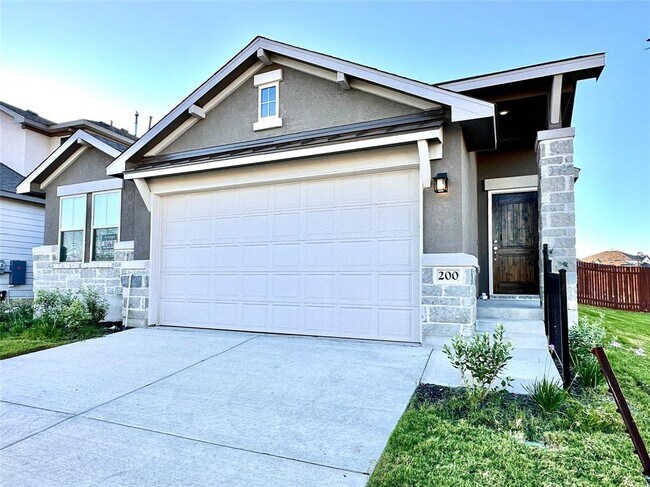 Building Photo - 200 Greenway Dr