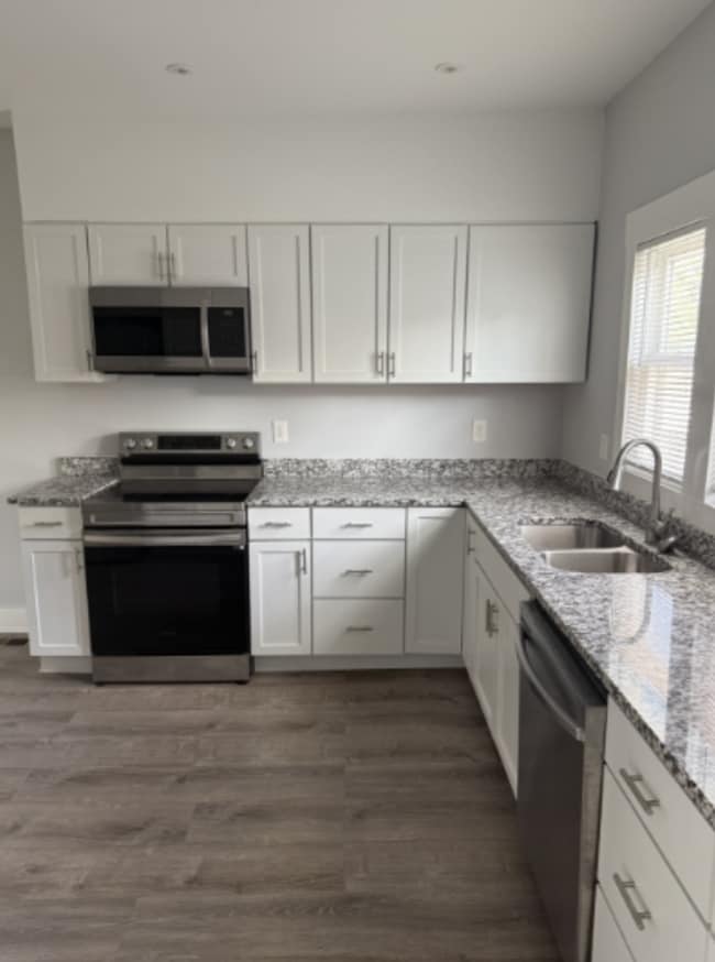 Building Photo - 2519 N College Ave