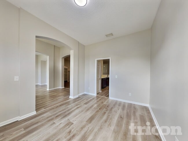 Foto del edificio - 1668 Hidden Forest Ln