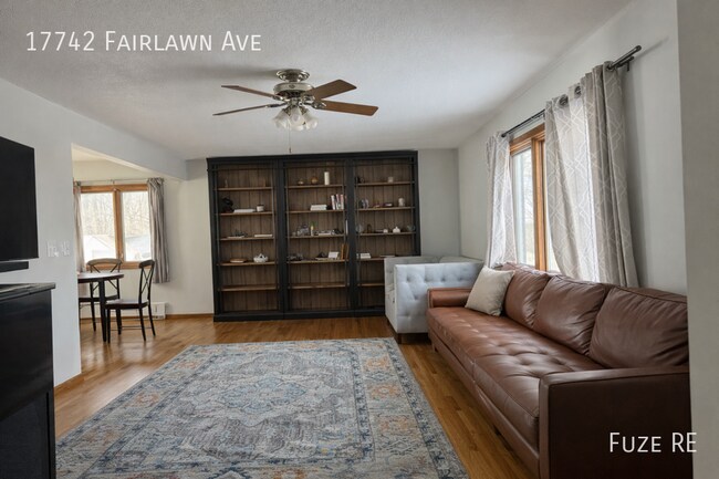 Foto del edificio - 17742 Fairlawn Ave