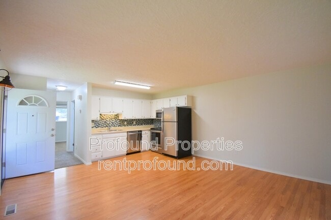 Building Photo - 421 N Hayden Bay Dr