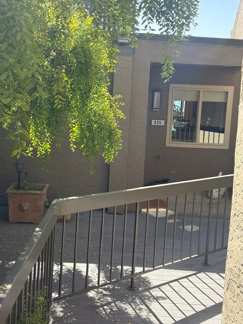 Foto del edificio - 425 Roberts Rd