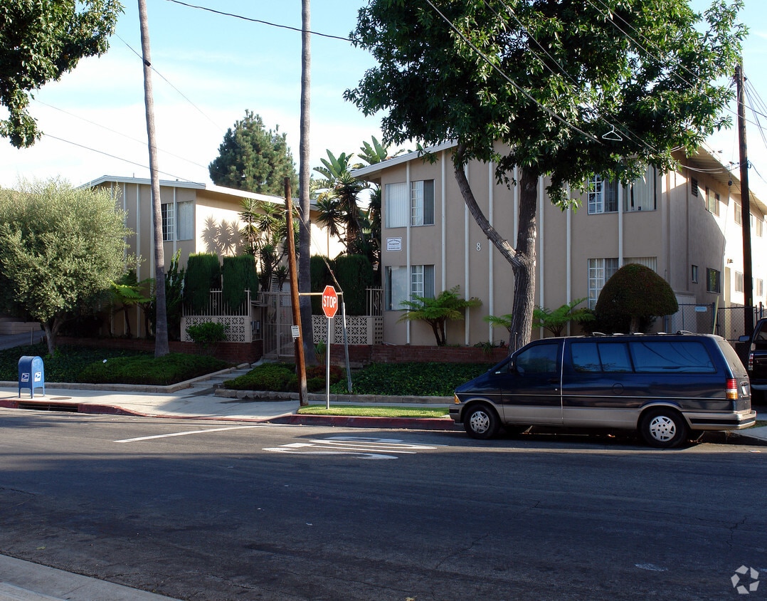 Building Photo - 839 Glenway Dr