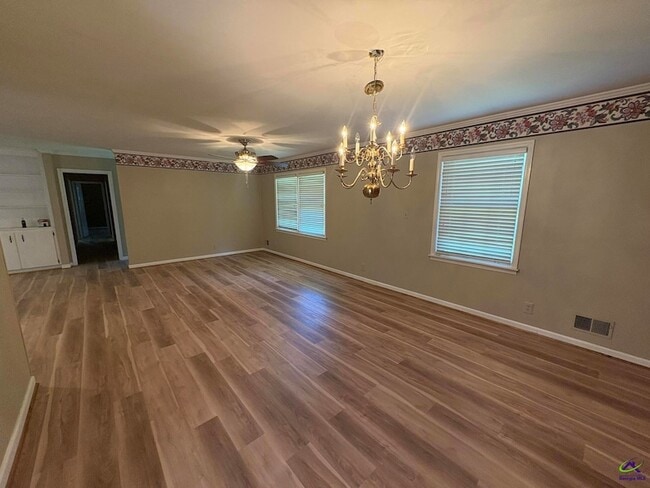 Foto del edificio - 1442 Maplewood Dr
