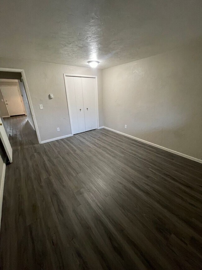 Foto del edificio - Pet Friendly 2 Bedroom in Lebanon!