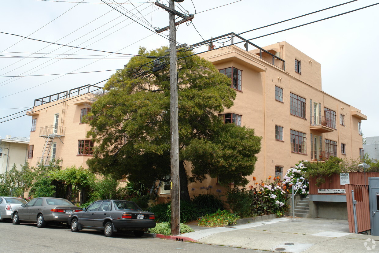 Building Photo - Parker Street Co-op