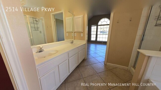 Foto del edificio - 2514 Village Pkwy