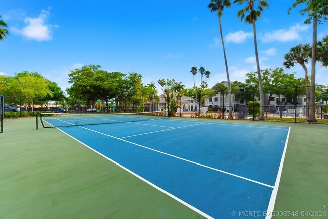 Foto del edificio - 11241 W Atlantic Blvd