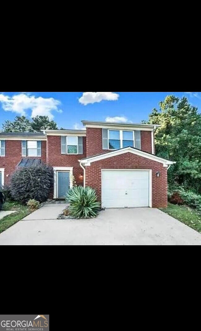 Foto del edificio - 5563 Windfall Ln